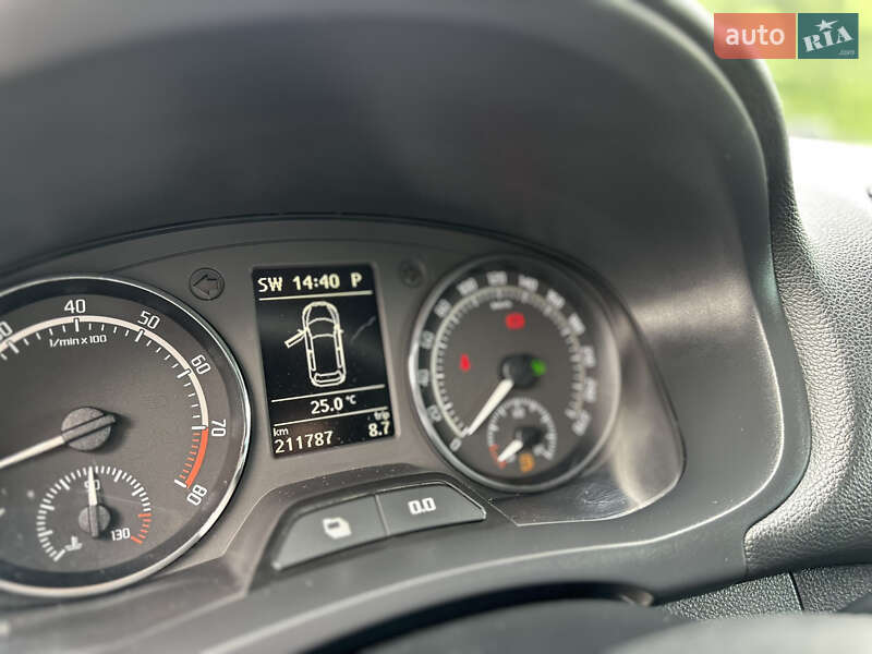 Хетчбек Skoda Fabia 2011 в Хмельницькому