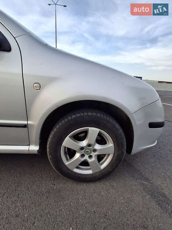 Хэтчбек Skoda Fabia 2005 в Львове