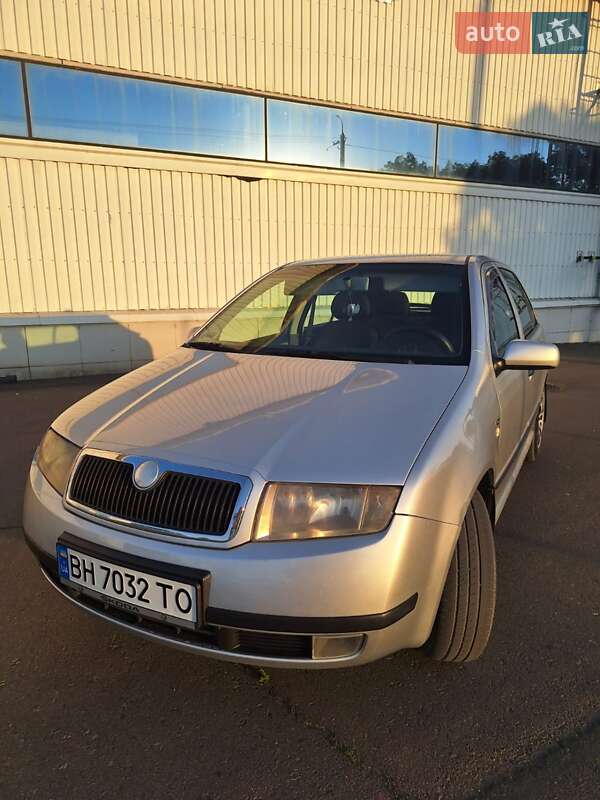 Хэтчбек Skoda Fabia 2000 в 
