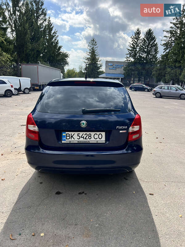 Универсал Skoda Fabia 2011 в Ровно
