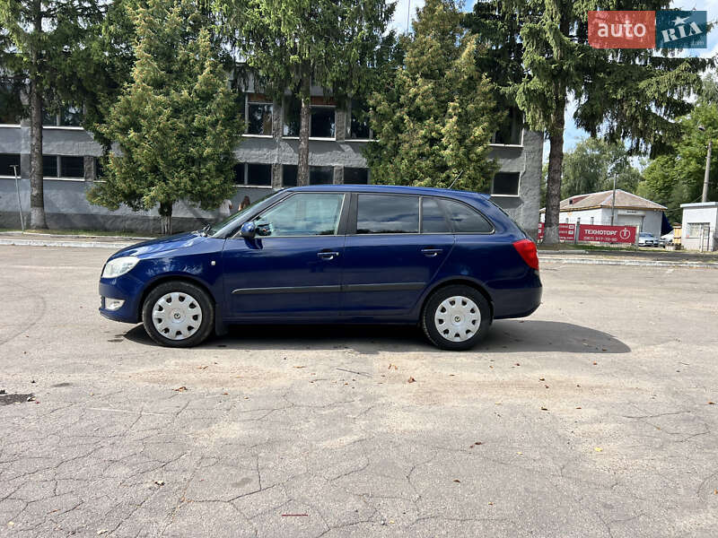Универсал Skoda Fabia 2011 в Ровно