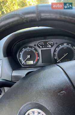 Хэтчбек Skoda Fabia 2006 в 