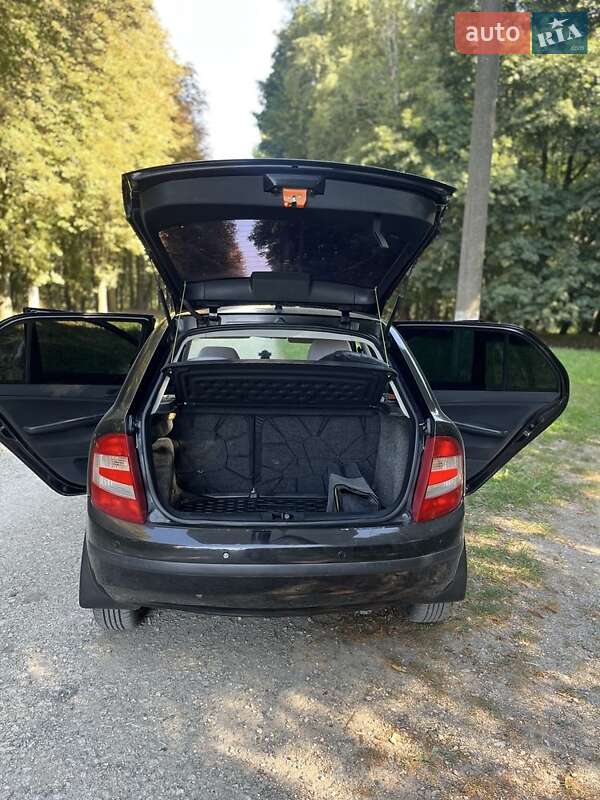 Хетчбек Skoda Fabia 2006 в Волочиську