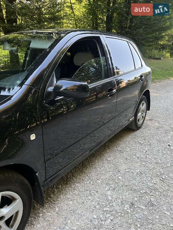 Хетчбек Skoda Fabia 2006 в Волочиську