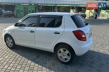 Хэтчбек Skoda Fabia 2013 в 