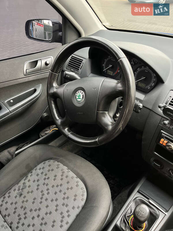 Седан Skoda Fabia 2007 в Києві