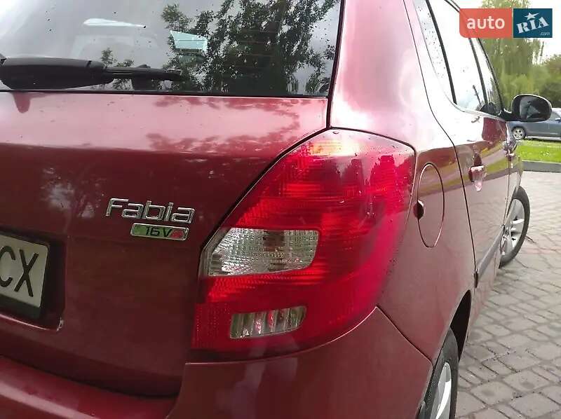 Хэтчбек Skoda Fabia 2008 в Львове