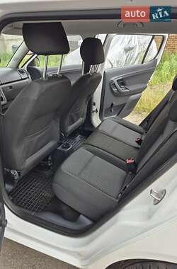 Хэтчбек Skoda Fabia 2011 в 