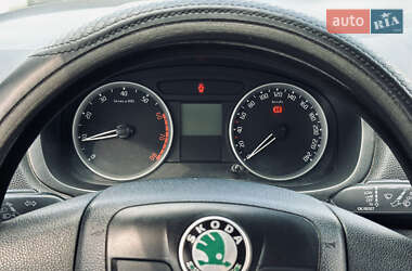 Хэтчбек Skoda Fabia 2009 в 
