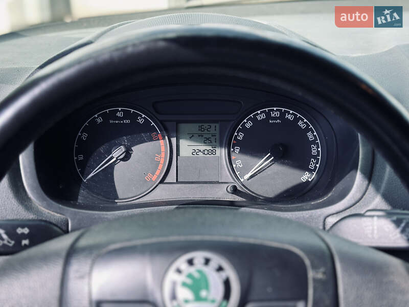 Хэтчбек Skoda Fabia 2009 в Кременчуге