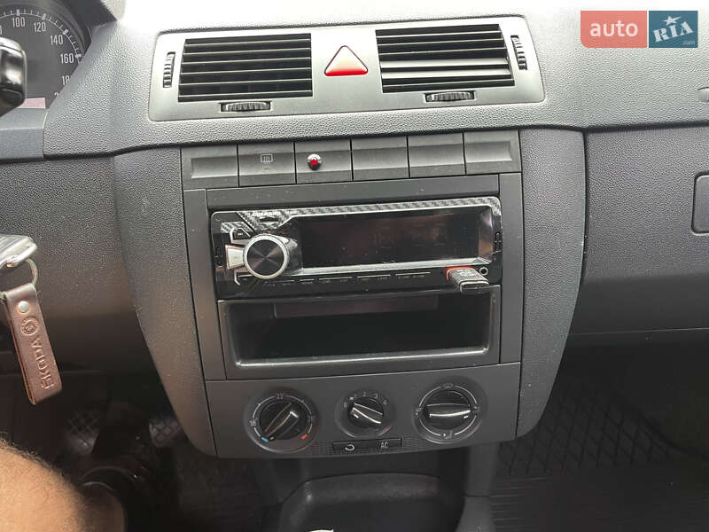 Універсал Skoda Fabia 2004 в Кропивницькому