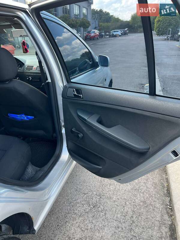 Универсал Skoda Fabia 2005 в Ровно