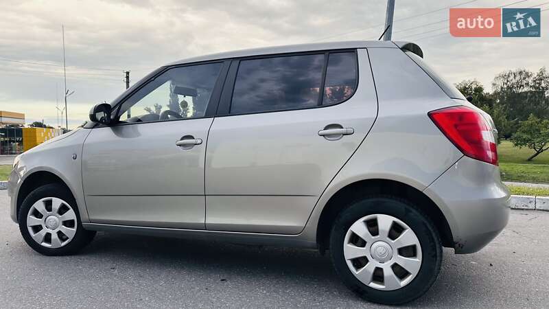 Хэтчбек Skoda Fabia 2015 в Кременчуге