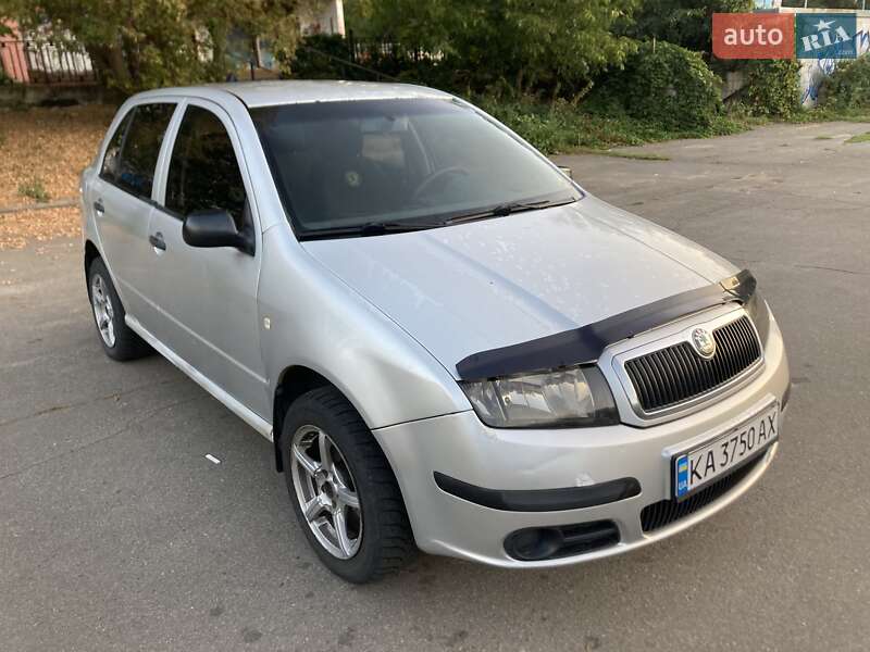 Хэтчбек Skoda Fabia 2006 в Киеве