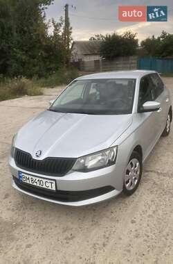 Хэтчбек Skoda Fabia 2015 в Сумах