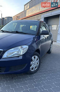 Хэтчбек Skoda Fabia 2011 в 