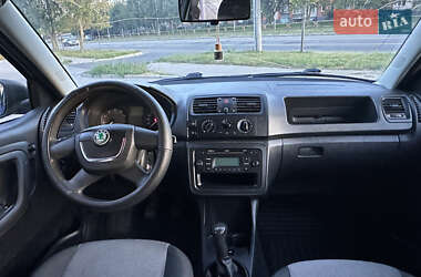 Хэтчбек Skoda Fabia 2011 в 