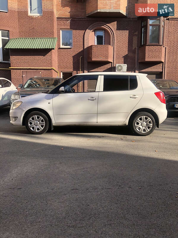 Хэтчбек Skoda Fabia 2012 в Киеве фото 4 Хэтчбек Skoda Fabia 2012 в Киеве