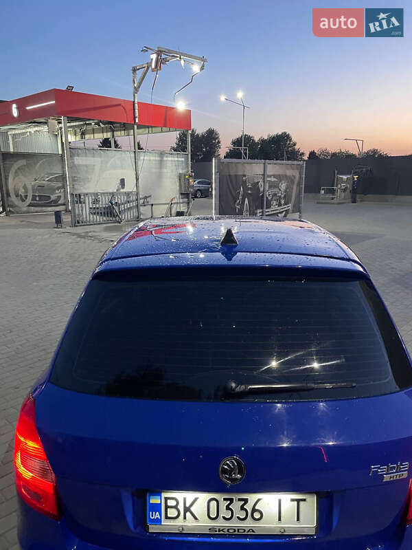 Хэтчбек Skoda Fabia 2009 в Ровно