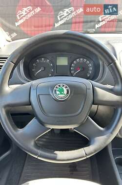 Хэтчбек Skoda Fabia 2011 в 