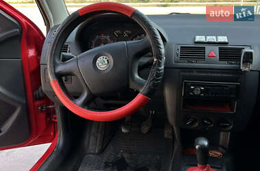 Хэтчбек Skoda Fabia 2005 в 