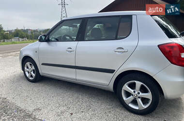 Хэтчбек Skoda Fabia 2011 в 