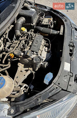 Хэтчбек Skoda Fabia 2011 в 