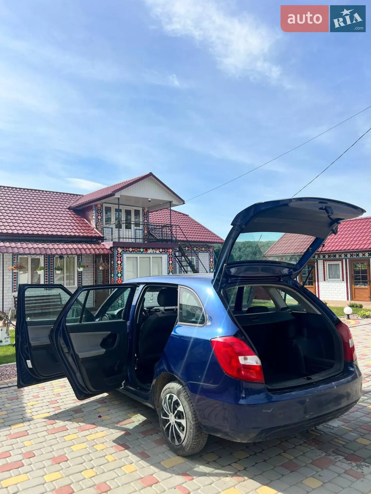 2011 Skoda Fabia - мініатюра 2