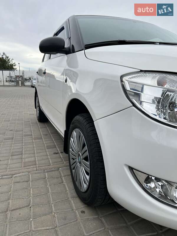 Хетчбек Skoda Fabia 2012 в Роздільній