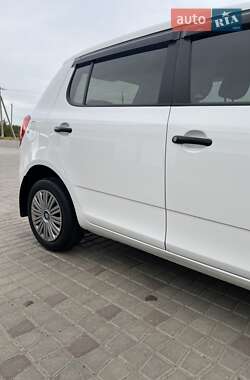 Хэтчбек Skoda Fabia 2012 в 