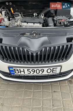 Хэтчбек Skoda Fabia 2012 в 