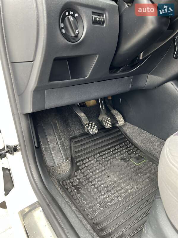 Хетчбек Skoda Fabia 2012 в Роздільній