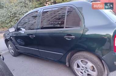 Хэтчбек Skoda Fabia 2002 в 
