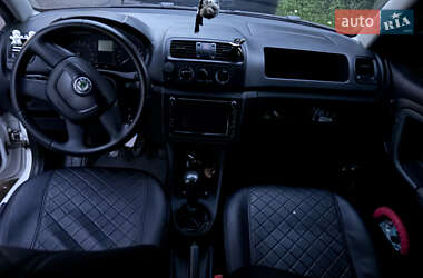 Хэтчбек Skoda Fabia 2011 в 