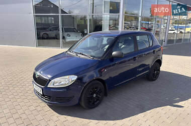 Хэтчбек Skoda Fabia 2011 в 