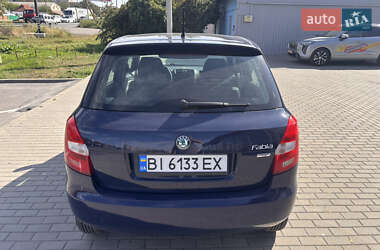Хэтчбек Skoda Fabia 2011 в 