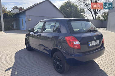 Хэтчбек Skoda Fabia 2011 в 
