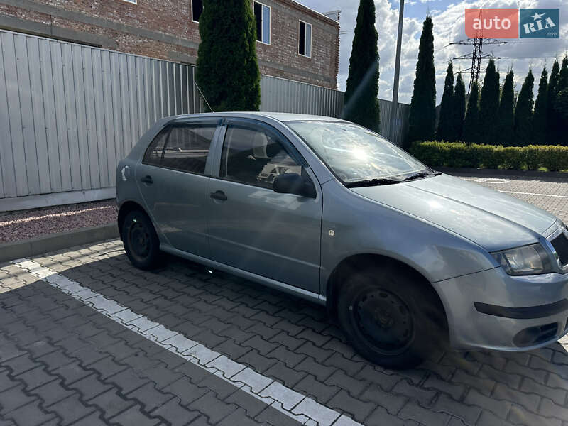 Хэтчбек Skoda Fabia 2005 в Ровно