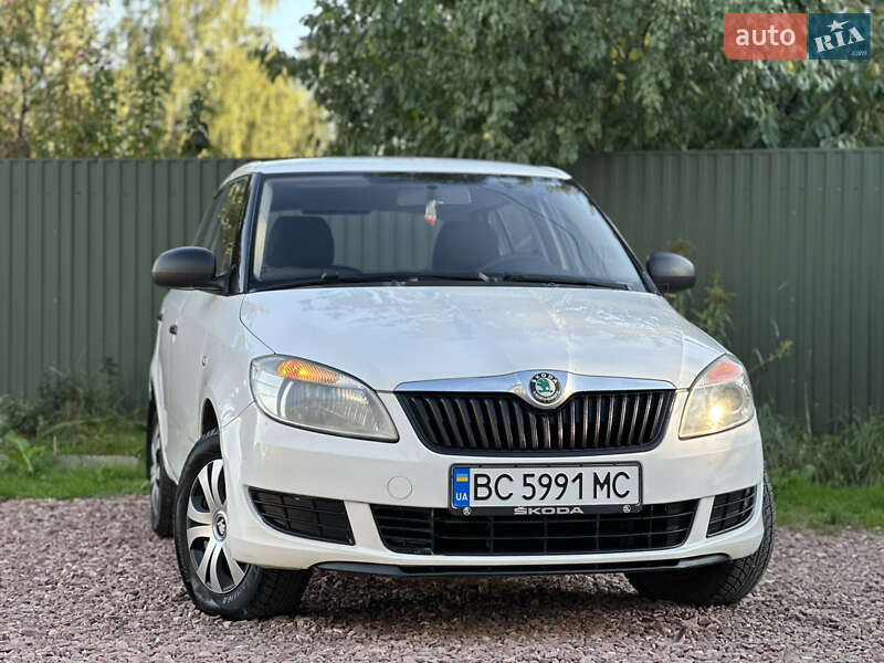 Хэтчбек Skoda Fabia 2011 в Дрогобыче