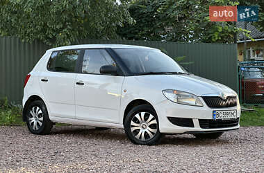Хэтчбек Skoda Fabia 2011 в 
