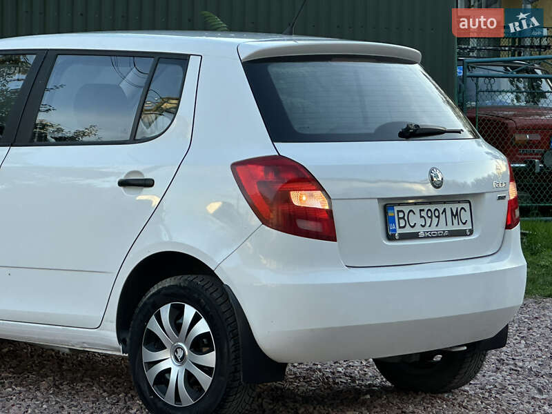 Хэтчбек Skoda Fabia 2011 в Дрогобыче