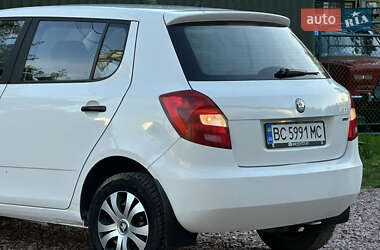 Хэтчбек Skoda Fabia 2011 в 