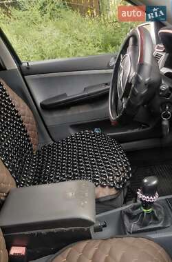 Хэтчбек Skoda Fabia 2002 в 