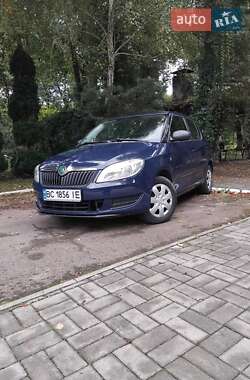 Хэтчбек Skoda Fabia 2011 в 