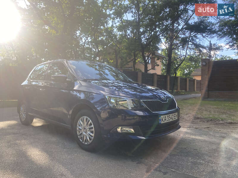 Хэтчбек Skoda Fabia 2016 в Киеве