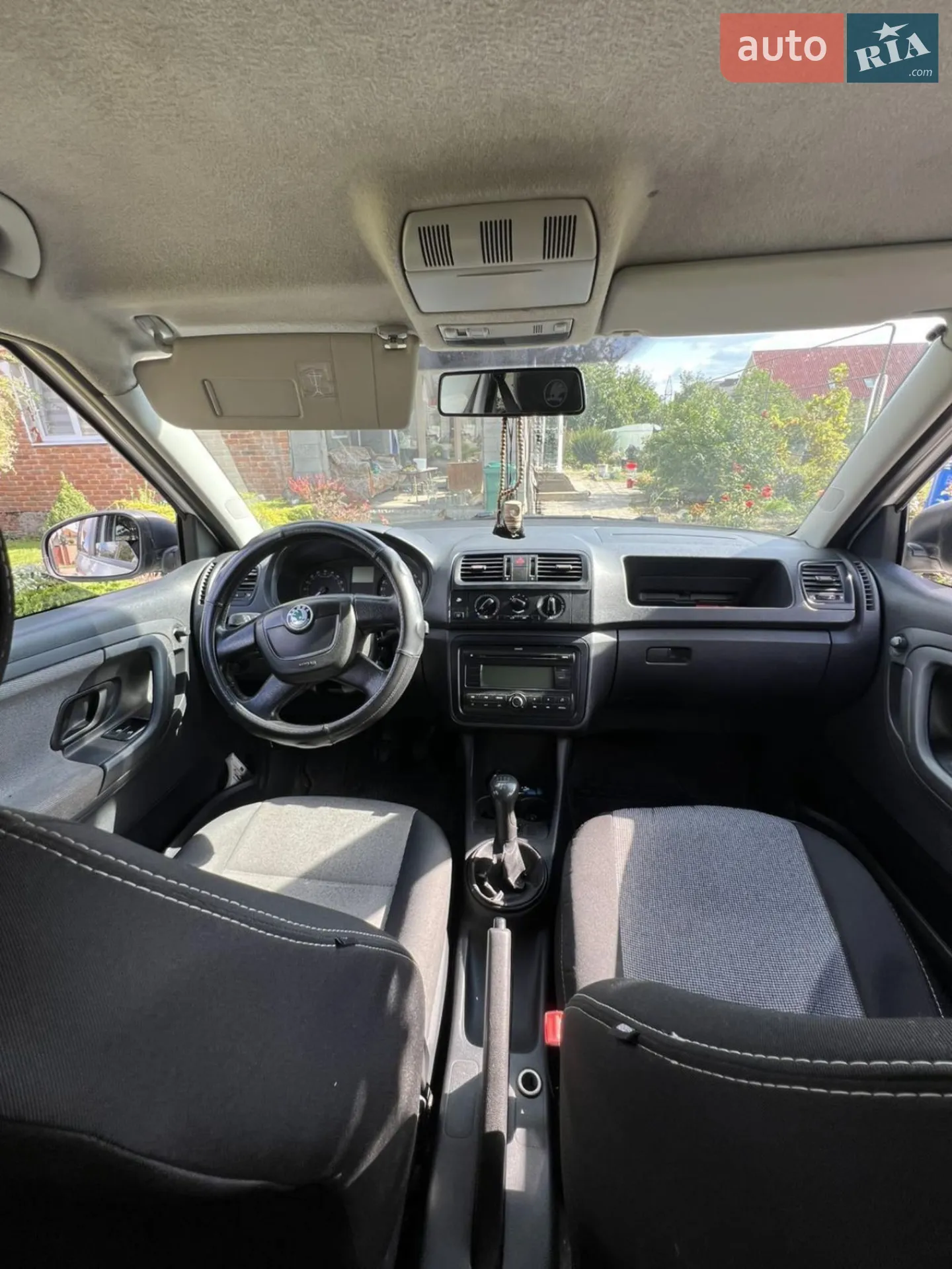 2010 Skoda Fabia - мініатюра 3