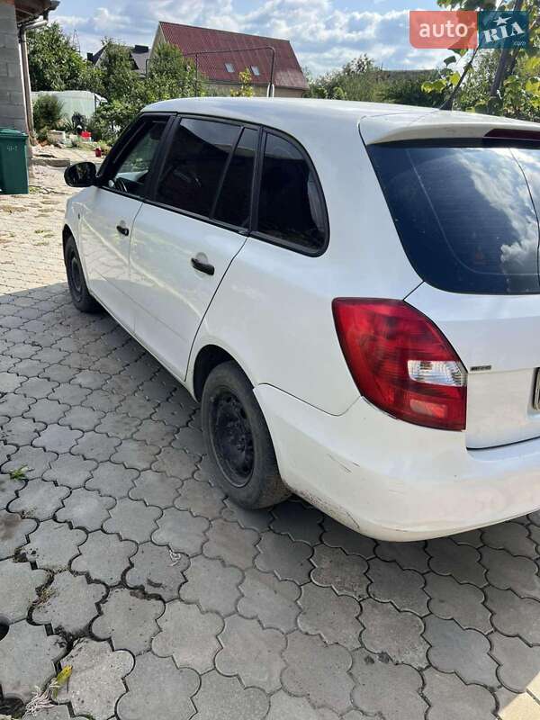Універсал Skoda Fabia 2010 в Луцьку