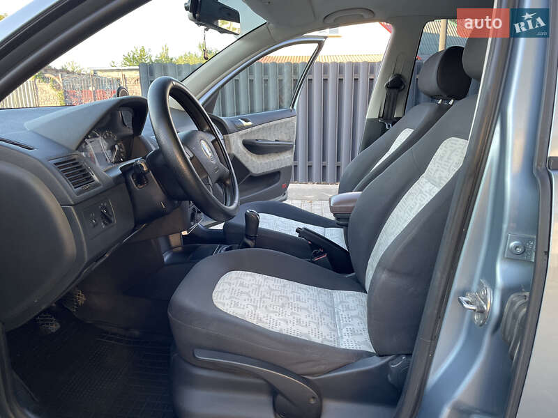 Універсал Skoda Fabia 2002 в Покрові