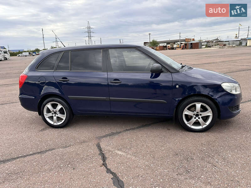 Універсал Skoda Fabia 2012 в Ужгороді