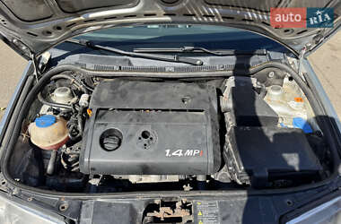 Хэтчбек Skoda Fabia 2001 в 